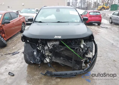 2018 Jeep Compass Latitude 4X4 z USA, uszkodzony, nr VIN 3C4NJDBB2JT434000